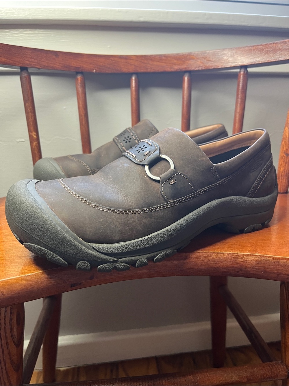KEEN Women’s Kaci II Slip On Shoes Dark Brown Leather Comfort Loafers Size 9 EUC